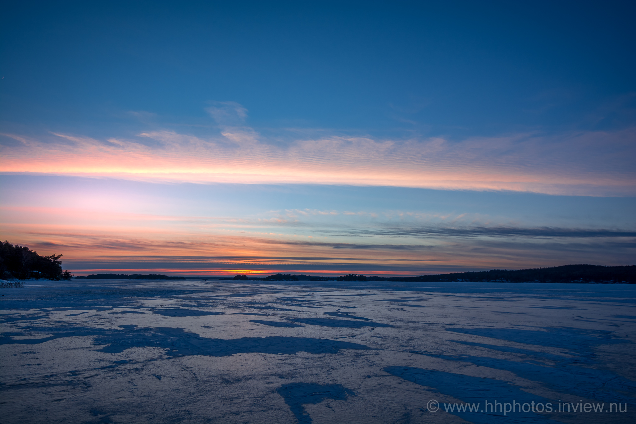 Solnedgång över Mjörn en vinterdag / Sunset by Lake Mjörn a winter’s day